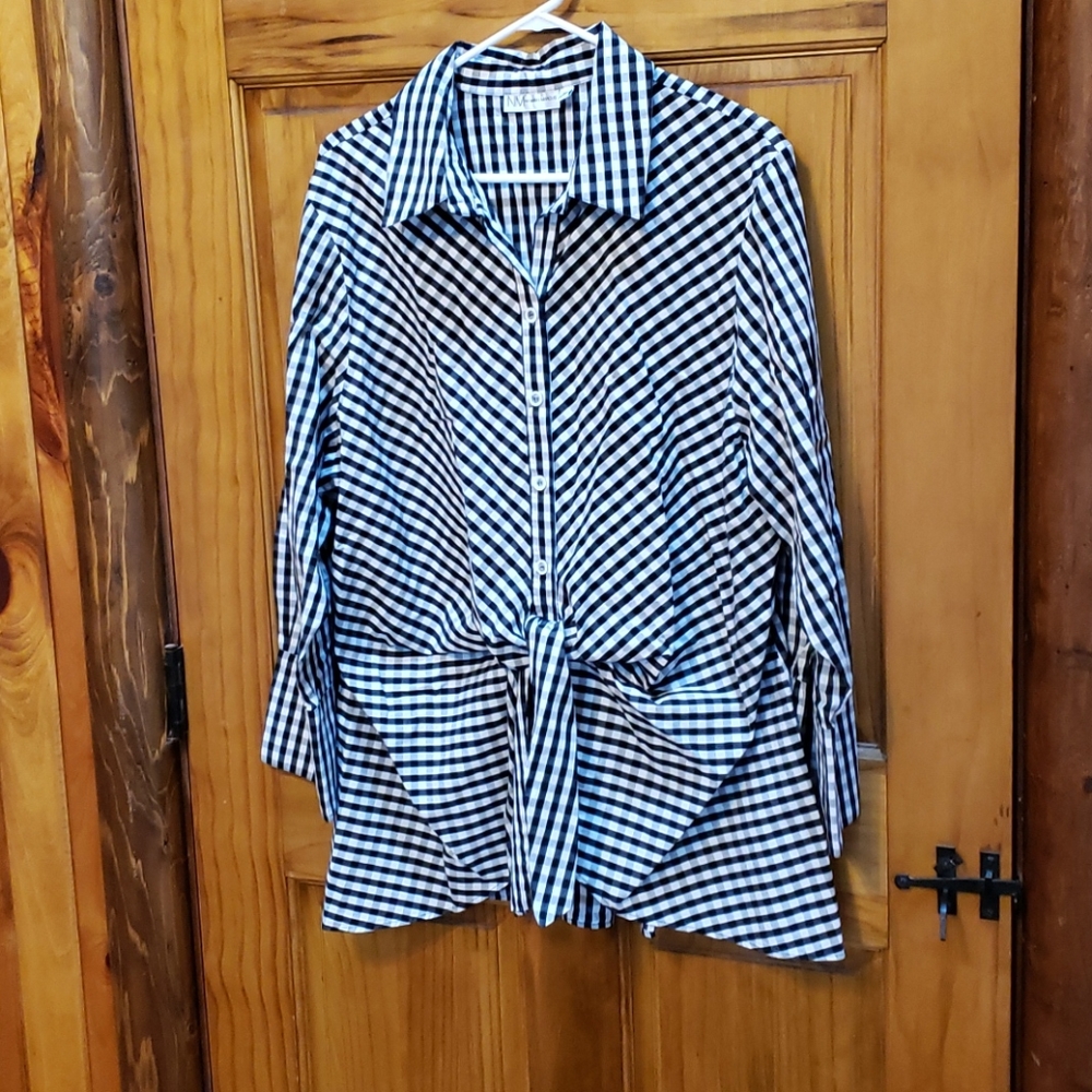 Neiman Marcus 100% cotton b/w gingham shirt
